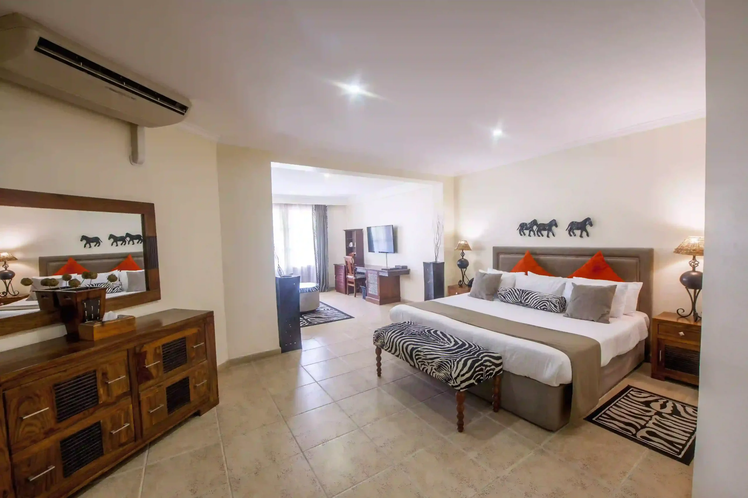 African Tulip Hotel - Photo 3